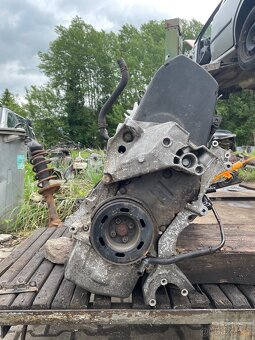 Motor 1.6 74KW AKL Octavia I - 6