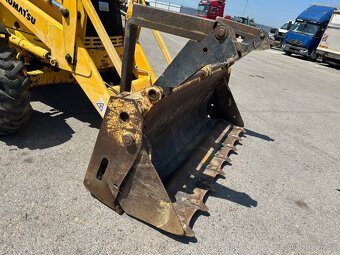 KOMATSU traktorbager 1998 VIN 589 - 6