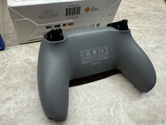 Ovladač PlayStation 5 DualSense a nabíjecí stanice - 6