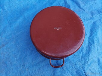 Smaltovaný červenohnědý hrnec, průměr 30 cm - 6