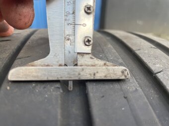 Pneu 245/40R19 - 6