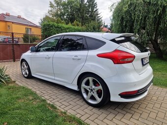 FORD FOCUS ST - 6