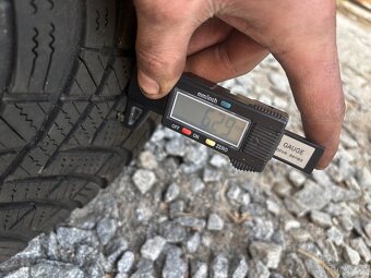 Zimní pneu 205/55/17 hankook - 6