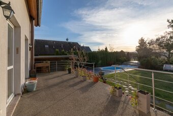 Prodej rodinného domu 270 m², pozemek 1000 m², Komárov - 6