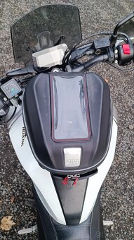 Honda CB125r - 6