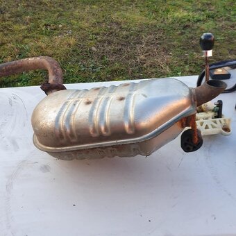 Mazda 6 2.0 D 100 Kw R.v. 2004 prodám díly. - 6