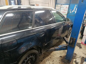 Audi A4 S-Line combi - 6