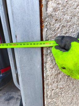 Výklopná vrata Hormann hnědá, 2kusy, 25002000mm a 2350200 - 6