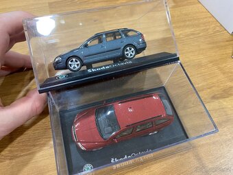 Škoda Octavia 2 sedan + combi, model 1:43, různé barvy - 6