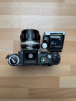 Nikon F2 a objektiv - 6