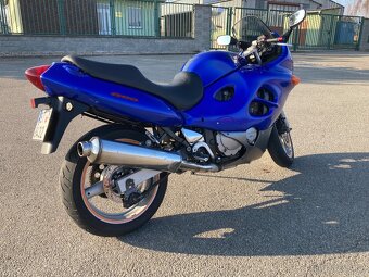 Suzuki GSX 600f - 6