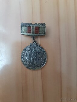 Prodám vyznamenání-odznaky - 6