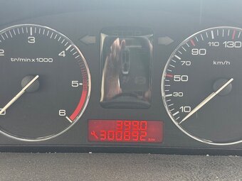 PEUGEOT 407 - 6