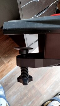 Volant (s pedály) + řadící páka - 6