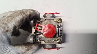 Reléový ventil KNORR-BREMSE 9503 04 Type RE 2117 - 6