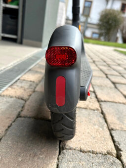 Segway Ninebot E25E - velmi pěkný stav - 6