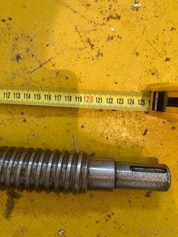 Kuličkový šroub s matkou D40 stoupání 8mm prac. délka 120cm - 6