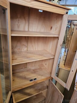 Dřevěná vitrína - 6