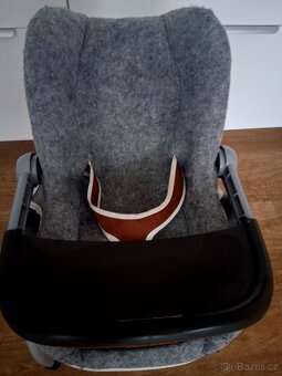 Jídelní židle s autosedačkou a houpačkou 3v1 - 6