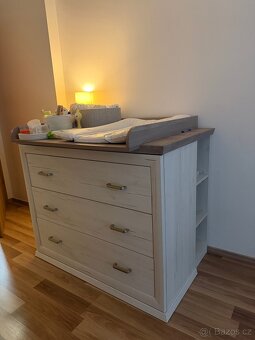 Dětská postýlka + přebalovací komoda + matrace - 6