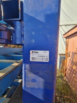 Kazetový regál - 6