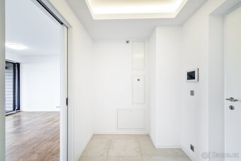Moderní stylový byt 2+kk, 53m2+42m2, rezidence DOCK, Praha 8 - 6