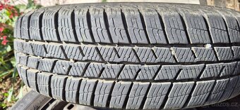 Zimní pneu 165/70r14 s disky fabia 1 + poklice - 6