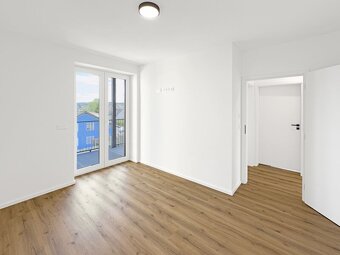 Moderní byt 3+kk s balkonem, parkovacím stáním a zahradou, l - 6