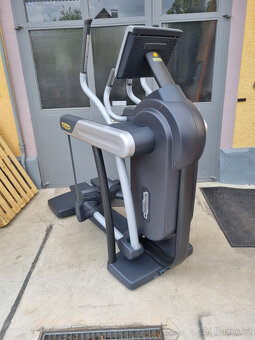 Profi fitness crossový trenažér Technogym Vario 1000 Led, 20 - 6