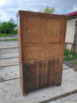 Starý fládrovaný kredenc č.1 - 6