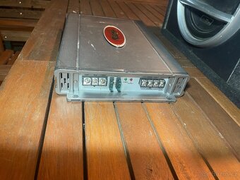 subwoofer a zesilovač - 6
