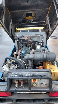 Kompresor pojízdný naftový - C 30, CompAir - 6