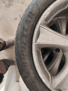Alu R17 5x112 zánovní letní pneu - 6