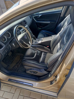 Prodám Volvo S60 2,0T SUMMUM benzín - 6
