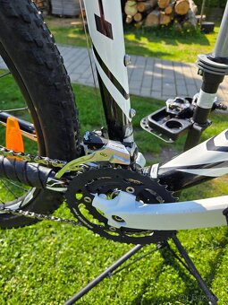 prodám pěkný Hardtail Specialized - 6