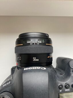 Canon 6D mark II + objektivy v popisku - 6