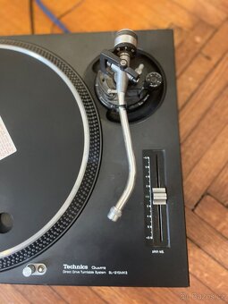 Technics SL 1210 MK2 - 6