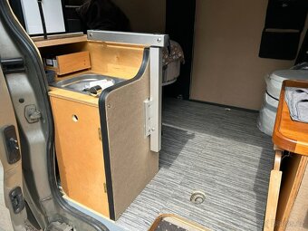 Opel Vivaro 2,5 CDTI 107kw L2H2 obytny webasto postel - 6
