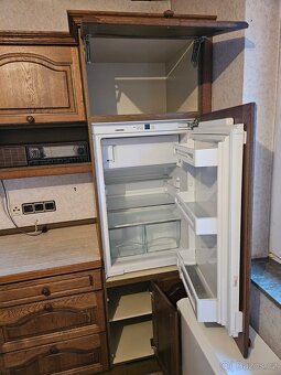 Masivní kuchyňská linka z Německa se spotřebiči - 6