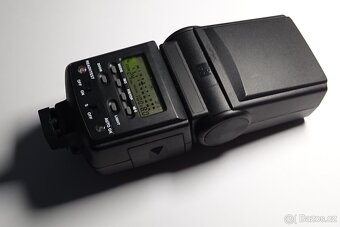 Jessops 360AFDC blesk se zoomem - 6