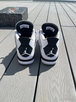 Jordan 4 Military Black - 6