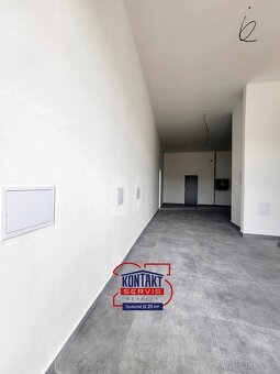 Pronájem skladovacích / kancelářských prostor, 32 m2 -  U Sm - 6