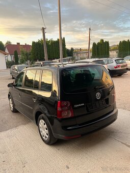 Volkswagen Touran 1.9 TDI 77kW = 7 miest, Bez korozie = - 6