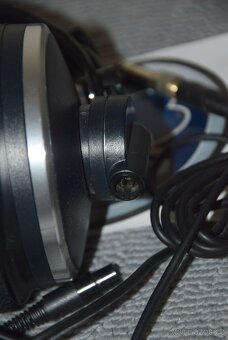 Profesionální sluchátka AKG K271 MKII, kabely, sada náušníků - 6