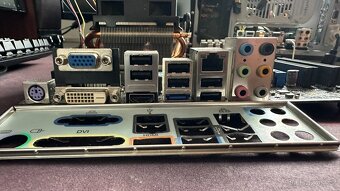 MSI 760GM-E51 + Phenom II X4 955 Black Ed. (4C/4T) - 6