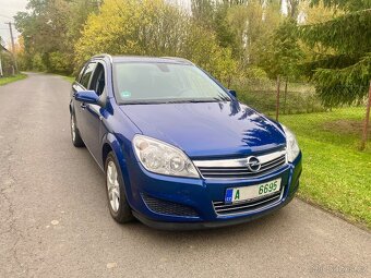 OPEL ASTRA 1,6 benzin RV 2010 VELMI PĚKNÉ - 6