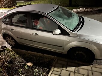 Ford Focus náhradní díly nebo oprava - 6