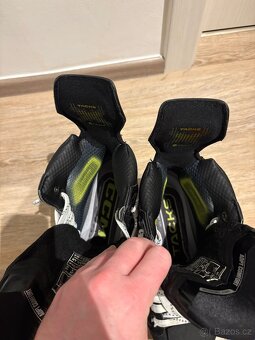 Prodám brusle CCM TACKS XF SR vel. 42 - 6