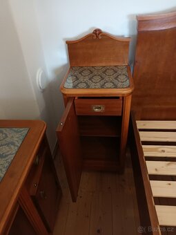 Prodám starožitný nábytek - ložnice. - 6