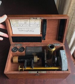 Starožitný malý mosazný mikroskop, Neuhöfer & Sohn Wien - 6